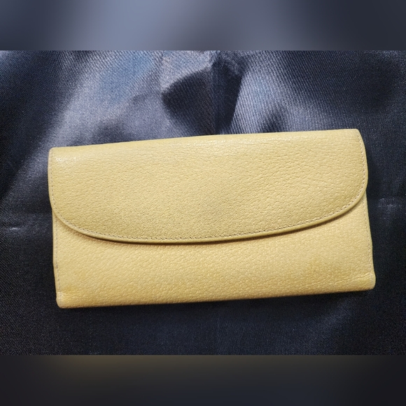 Vintage Gucci Long Bifold Continental Wallet IN yellow - Picture 2 of 7
